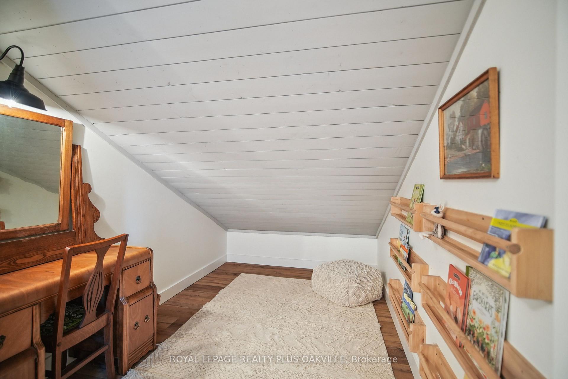 Photo 37 of 3942 Governors Road, Hamilton, Lynden — HOMEH