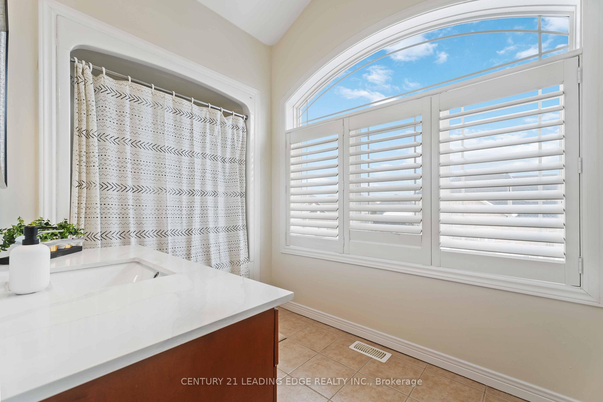 Photo 62 of 60 Sundance Crescent, Hamilton, Rural Glanbrook — HOMEH