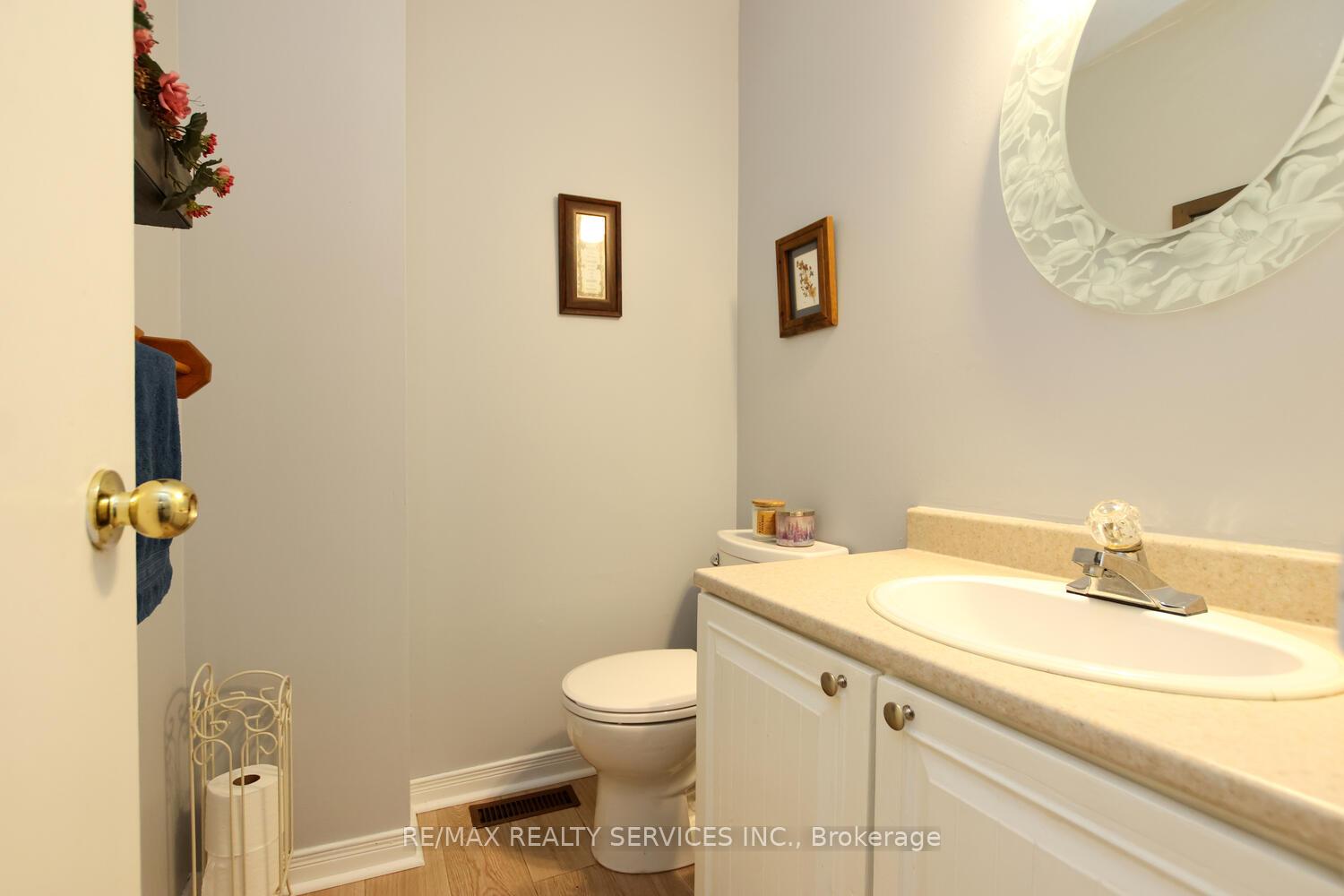 Photo 3 of 135 Royal Salisbury Way, Brampton, Madoc — HOMEH