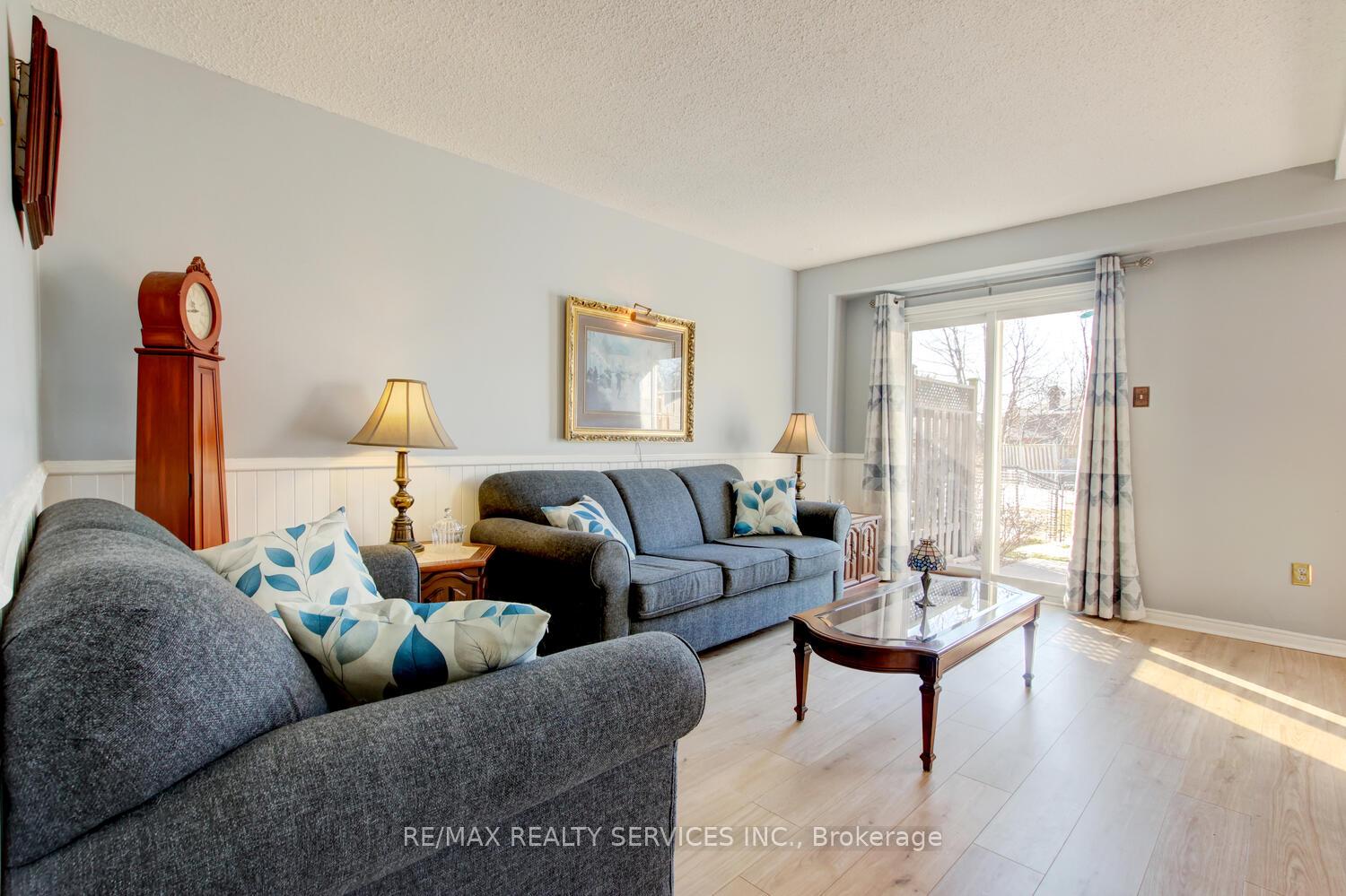 Photo 4 of 135 Royal Salisbury Way, Brampton, Madoc — HOMEH