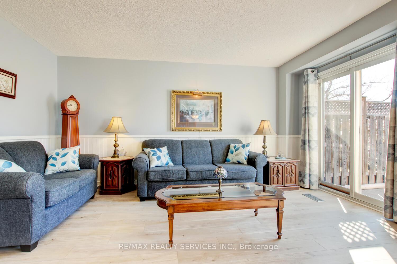 Photo 6 of 135 Royal Salisbury Way, Brampton, Madoc — HOMEH