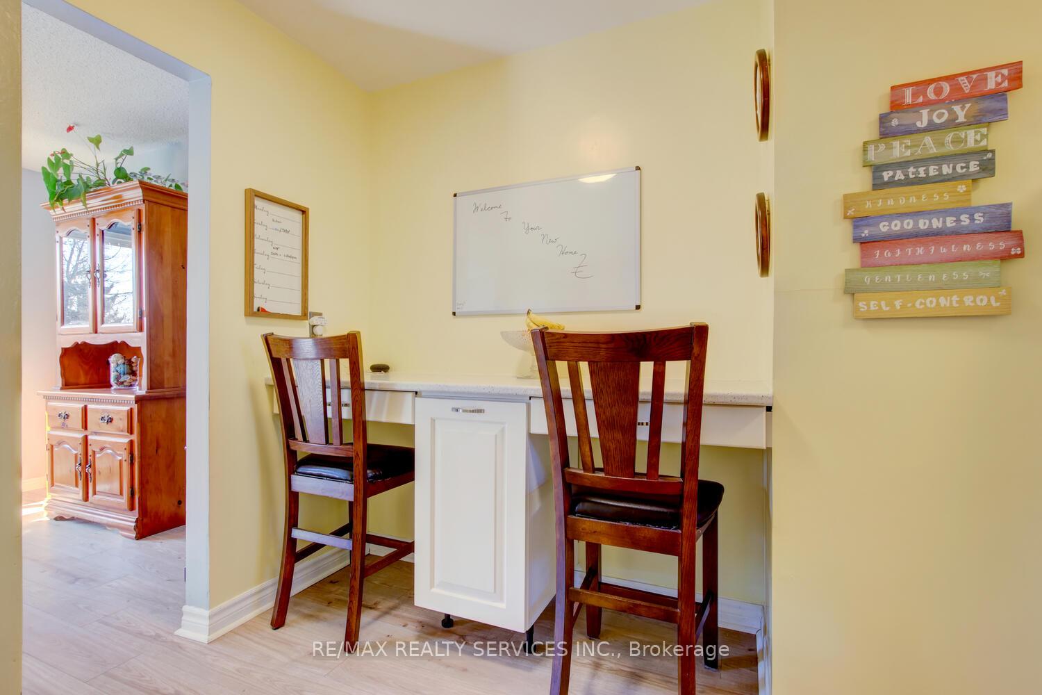 Photo 15 of 135 Royal Salisbury Way, Brampton, Madoc — HOMEH