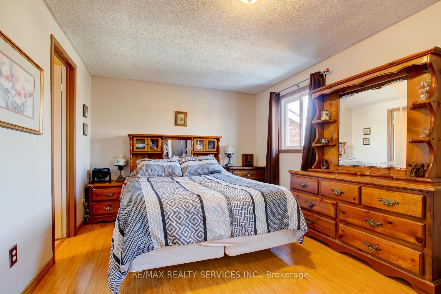 Photo 24 of 135 Royal Salisbury Way, Brampton, Madoc — HOMEH