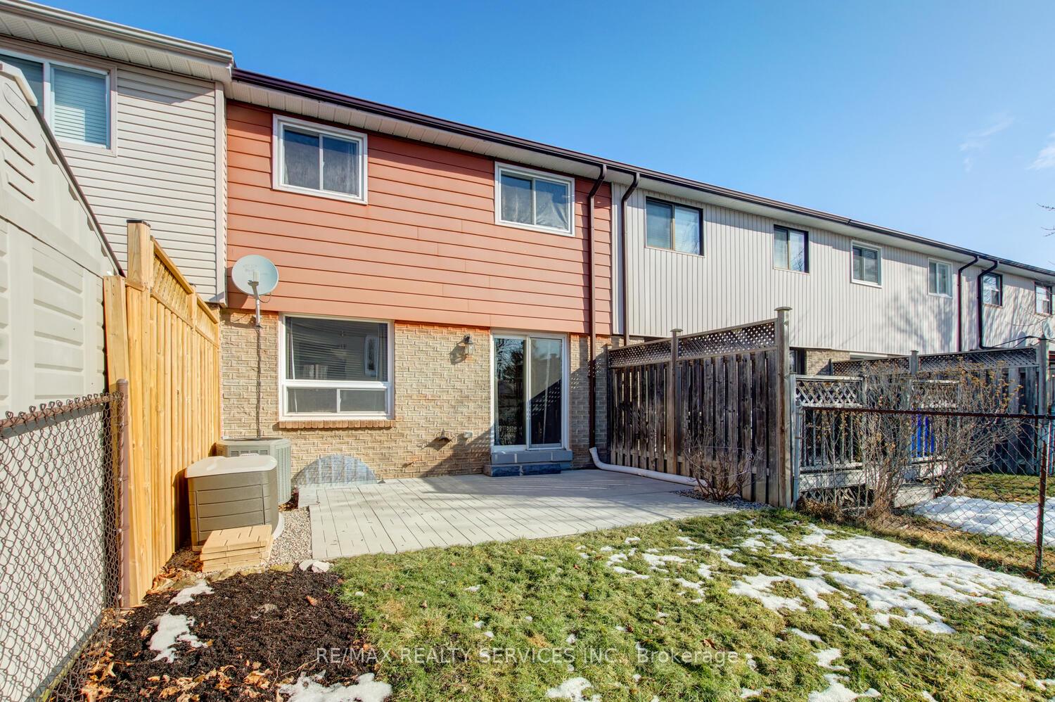 Photo 40 of 135 Royal Salisbury Way, Brampton, Madoc — HOMEH