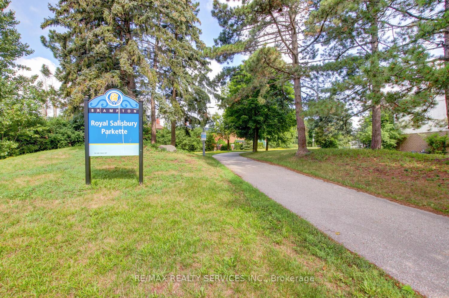 Photo 42 of 135 Royal Salisbury Way, Brampton, Madoc — HOMEH