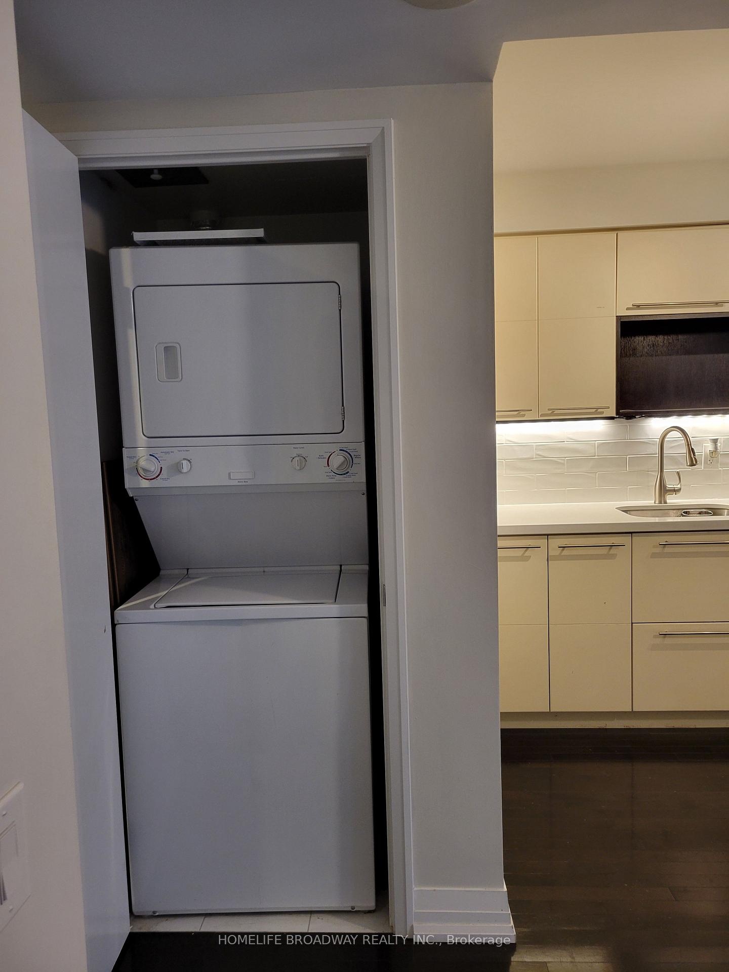 Photo 9 of Unit 405, 25 Carlton Street, Toronto, Church-Yonge Corridor — HOMEH