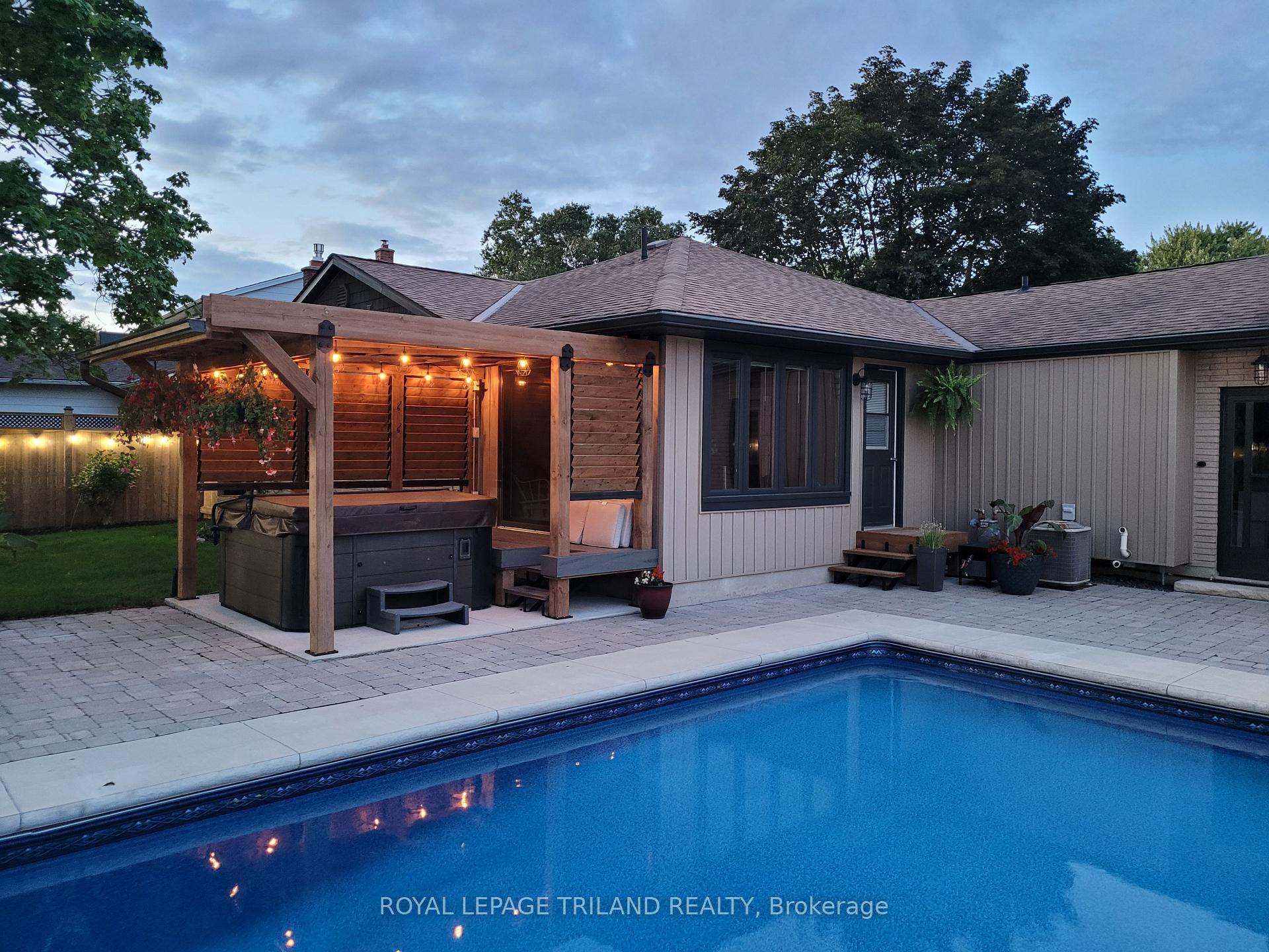 Photo 26 of 43 Rhonda Court, St. Thomas — HOMEH