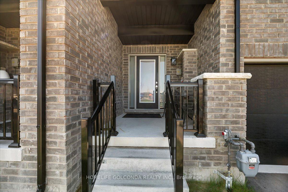 Photo 2 of 9 Evergreen Terrace, Barrie, Painswick South — HOMEH