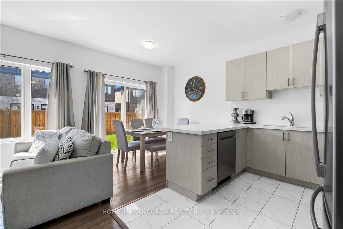Photo 10 of 9 Evergreen Terrace, Barrie, Painswick South — HOMEH