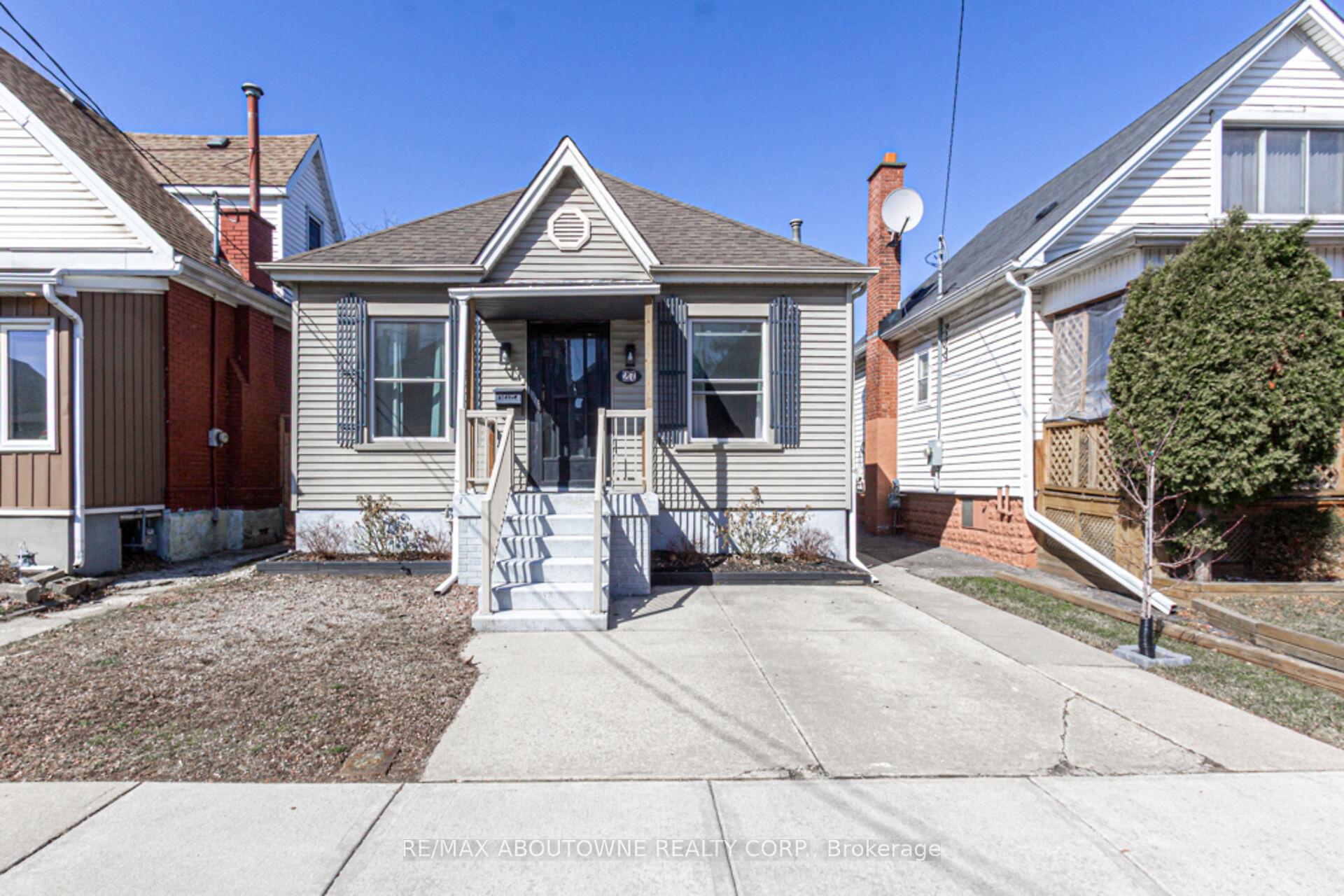 Photo 1 of 27 Fairview Avenue, Hamilton, Crown Point — HOMEH