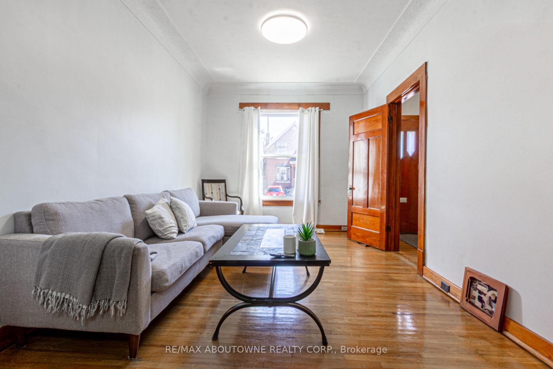 Photo 6 of 27 Fairview Avenue, Hamilton, Crown Point — HOMEH
