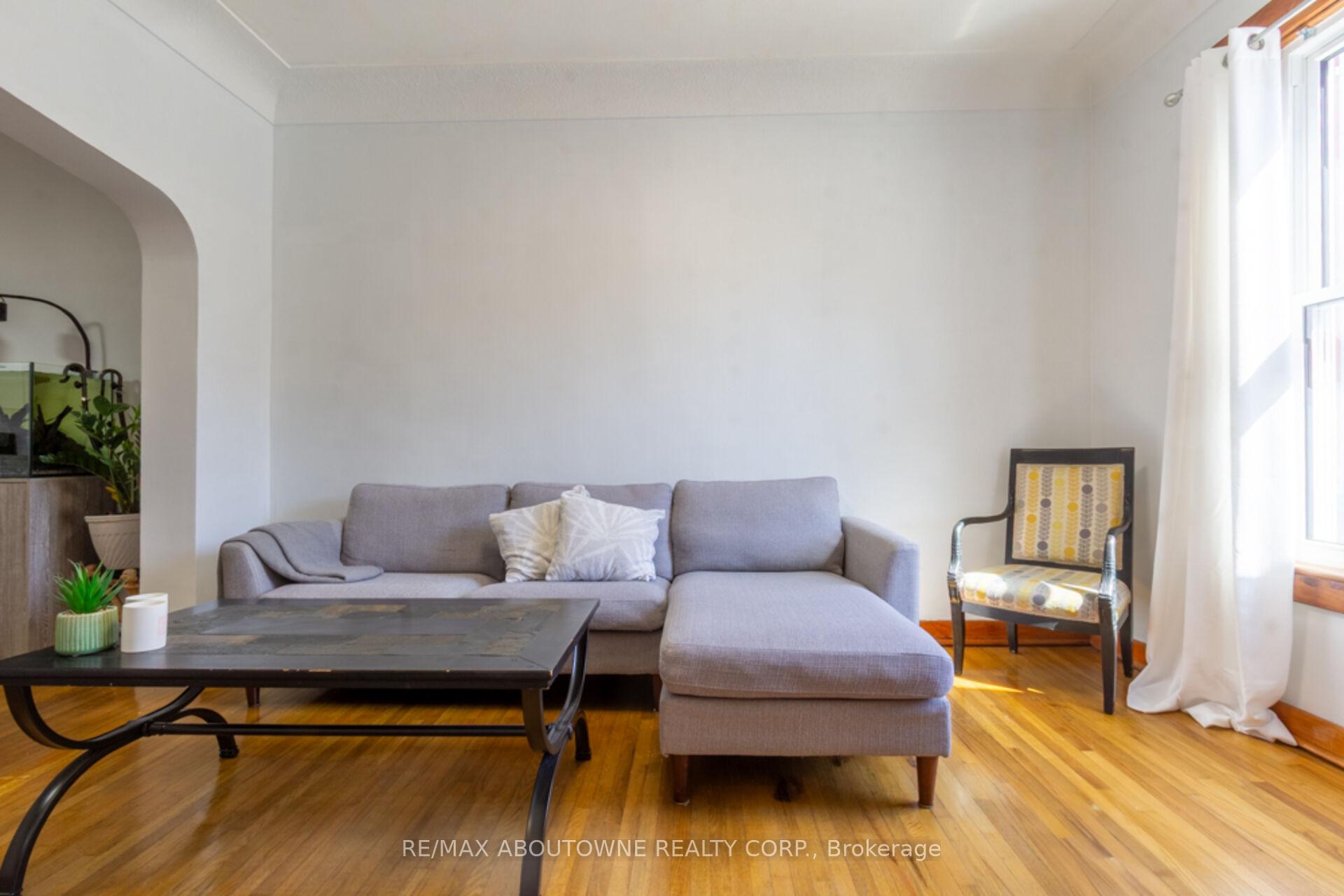 Photo 7 of 27 Fairview Avenue, Hamilton, Crown Point — HOMEH