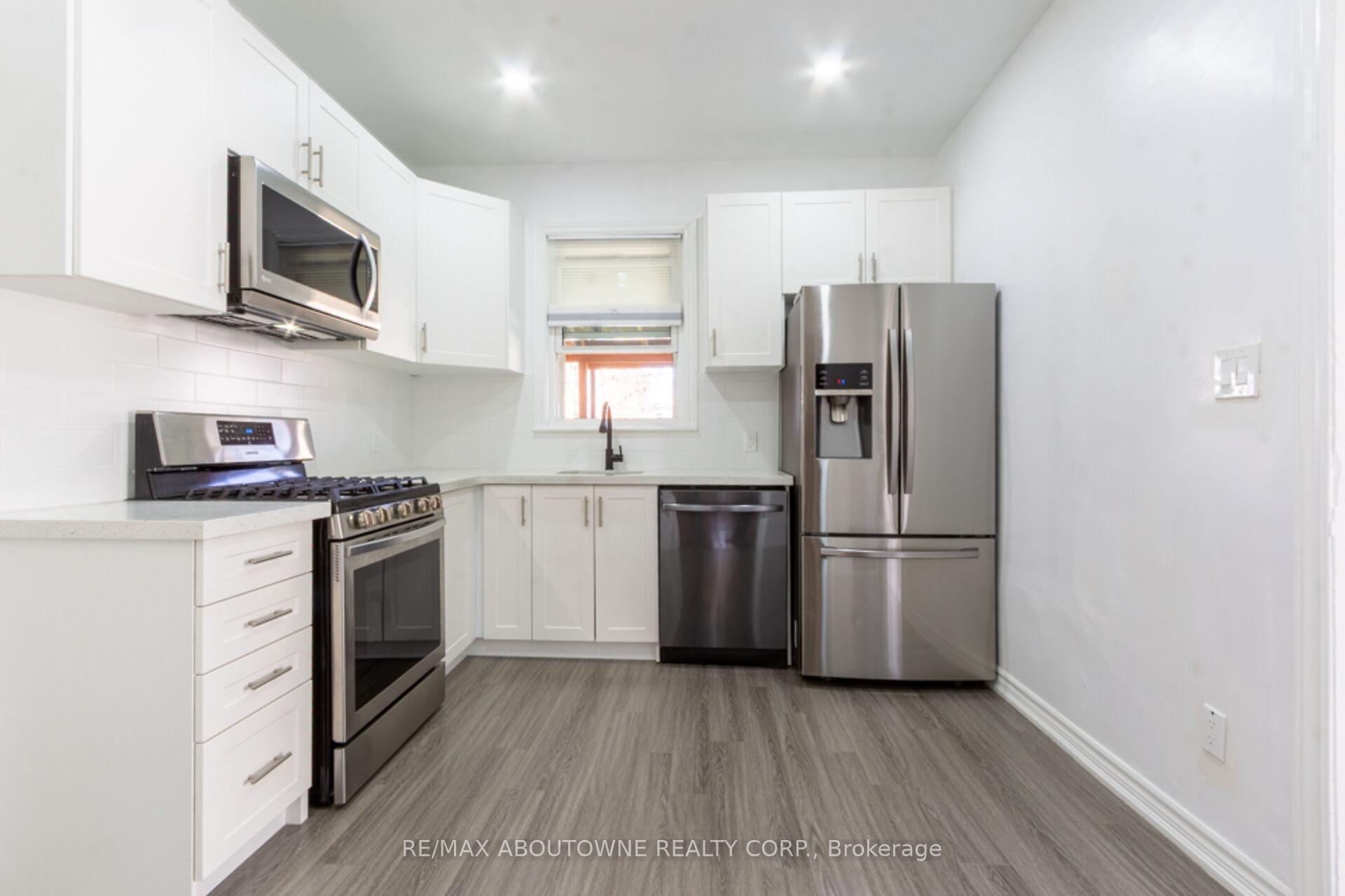 Photo 13 of 27 Fairview Avenue, Hamilton, Crown Point — HOMEH