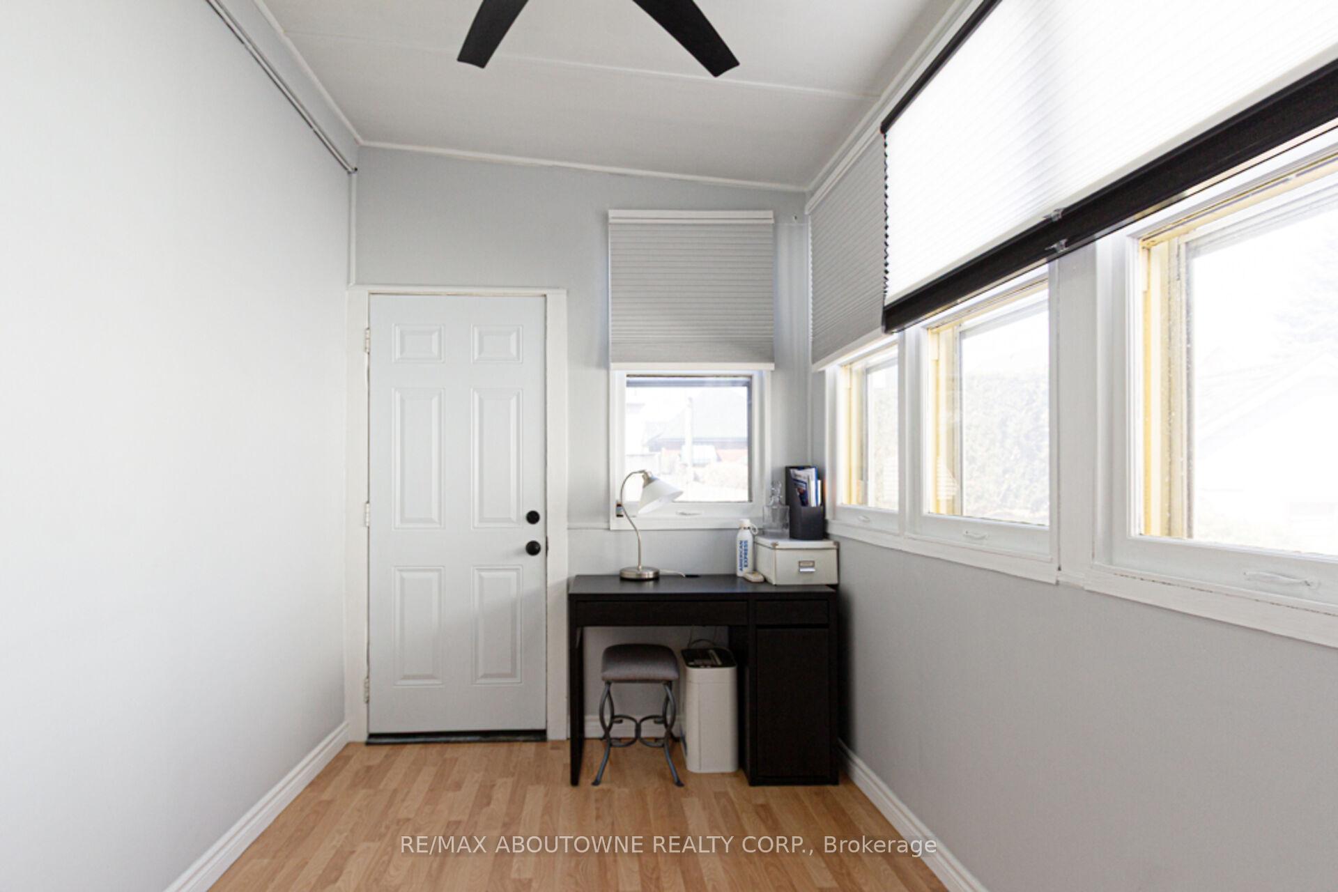 Photo 16 of 27 Fairview Avenue, Hamilton, Crown Point — HOMEH