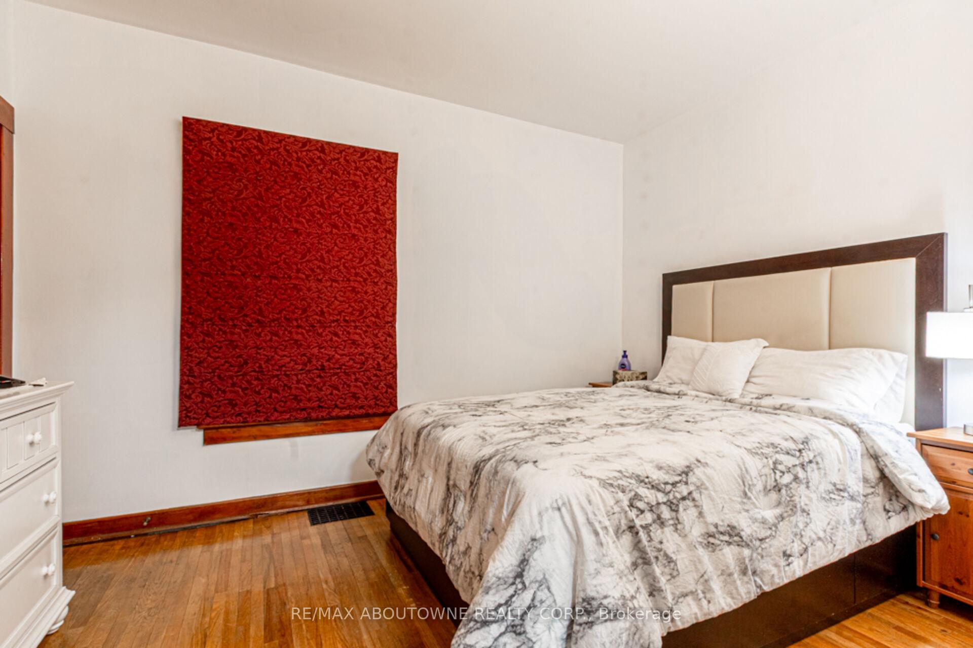 Photo 24 of 27 Fairview Avenue, Hamilton, Crown Point — HOMEH