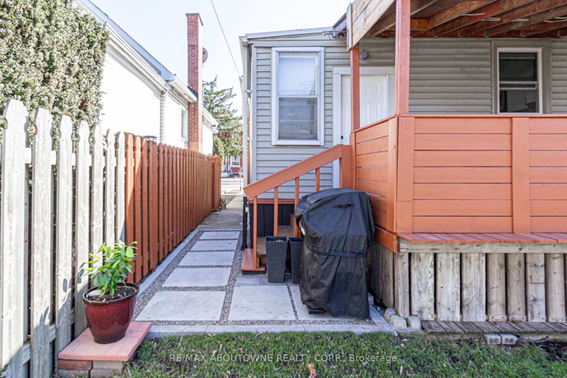 Photo 31 of 27 Fairview Avenue, Hamilton, Crown Point — HOMEH