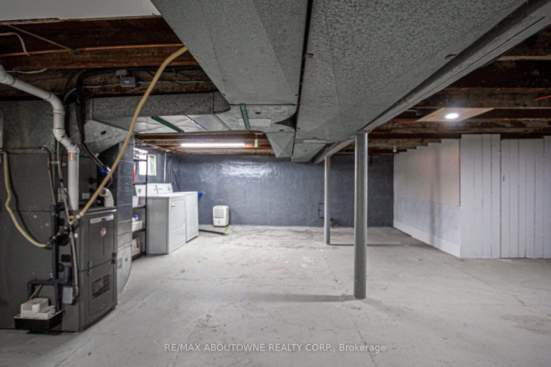Photo 34 of 27 Fairview Avenue, Hamilton, Crown Point — HOMEH