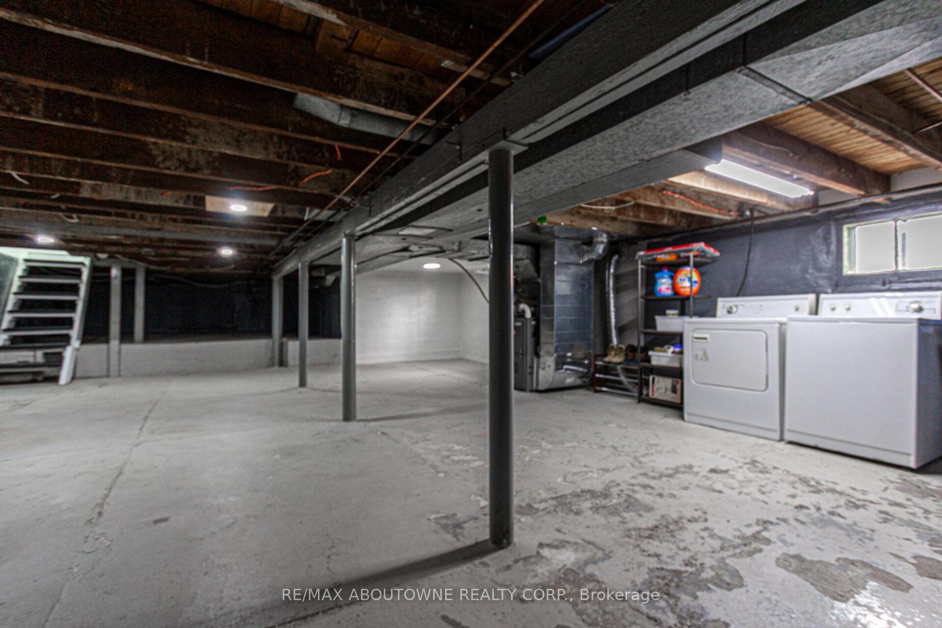 Photo 35 of 27 Fairview Avenue, Hamilton, Crown Point — HOMEH