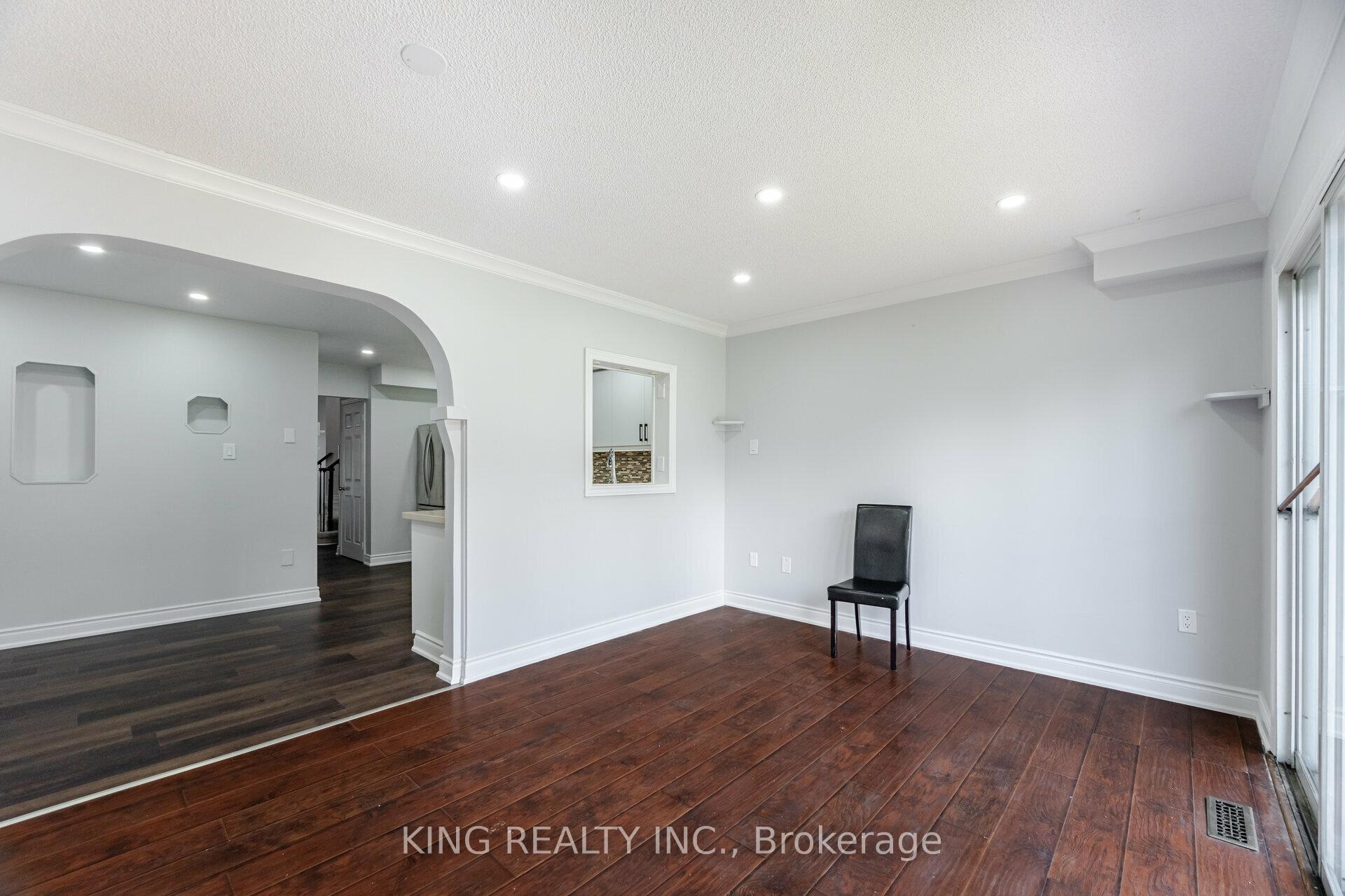 Photo 7 of 6 Langdale Crescent, Brampton, Fletcher's West — HOMEH