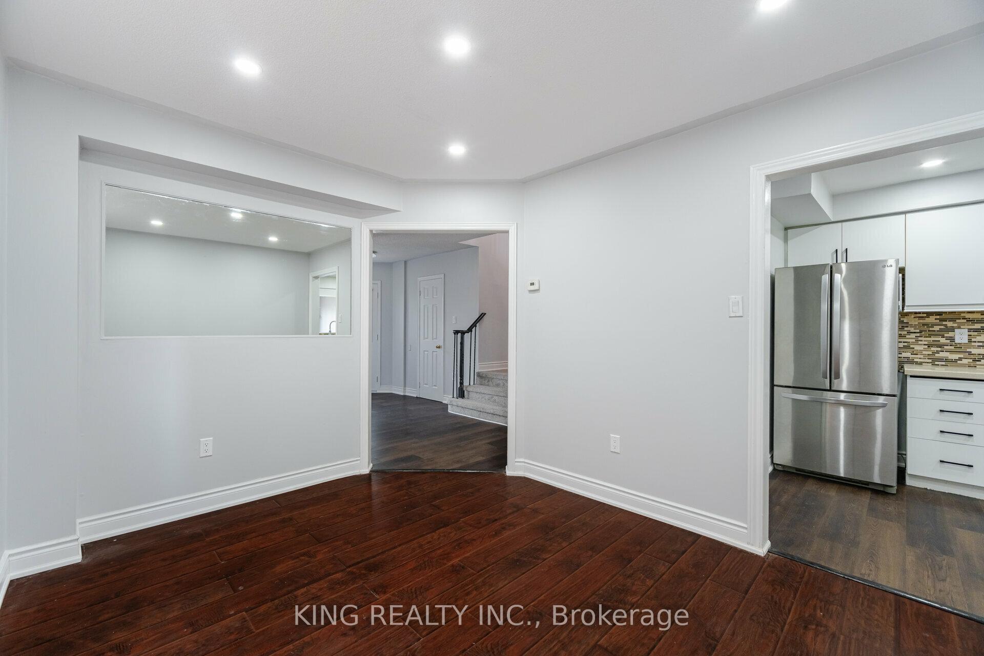 Photo 9 of 6 Langdale Crescent, Brampton, Fletcher's West — HOMEH
