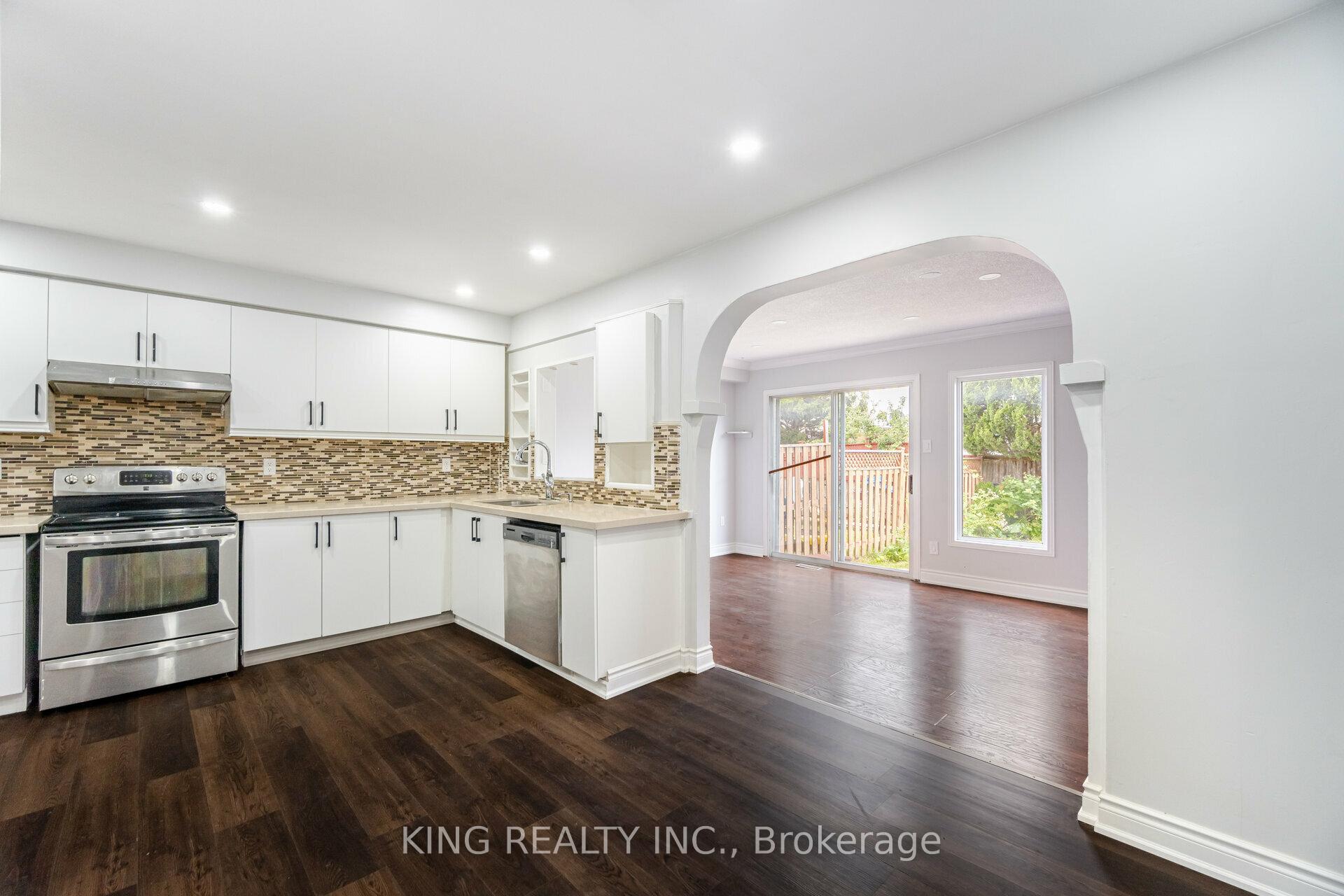 Photo 10 of 6 Langdale Crescent, Brampton, Fletcher's West — HOMEH