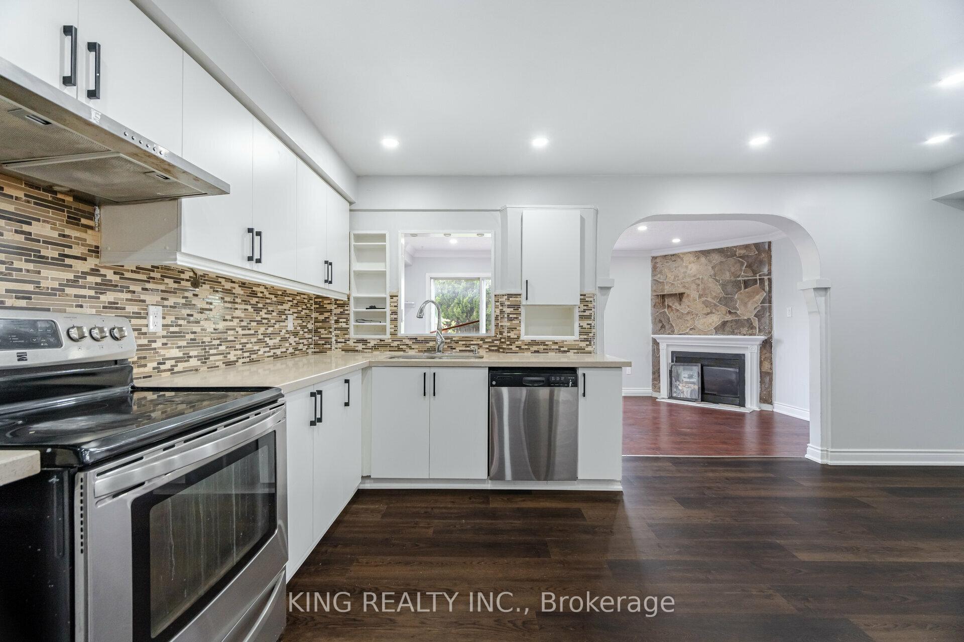 Photo 11 of 6 Langdale Crescent, Brampton, Fletcher's West — HOMEH