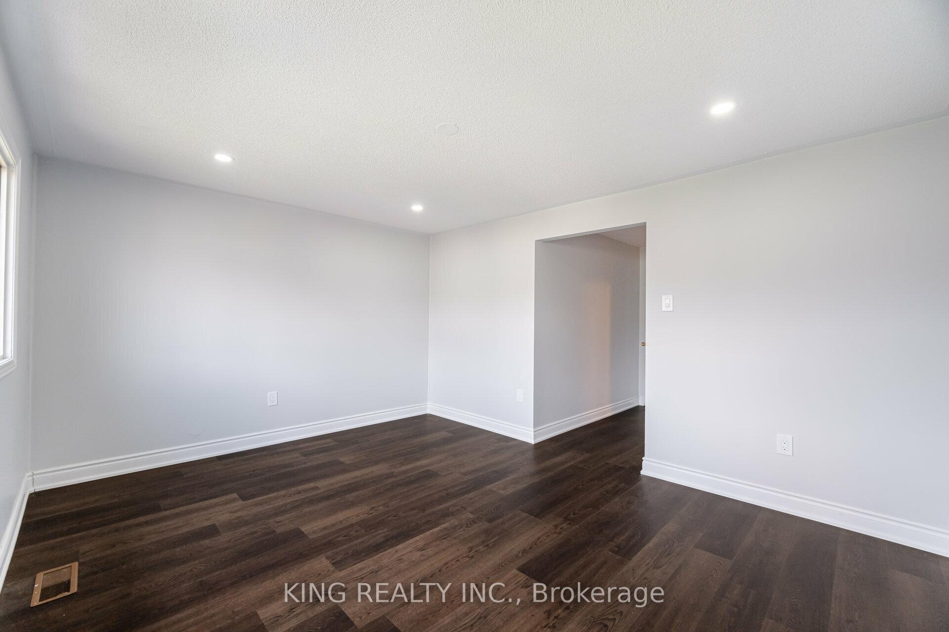 Photo 17 of 6 Langdale Crescent, Brampton, Fletcher's West — HOMEH