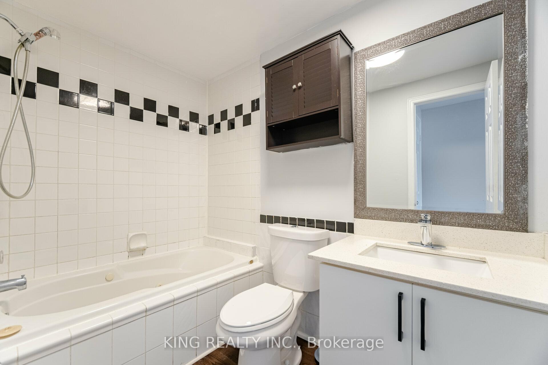 Photo 20 of 6 Langdale Crescent, Brampton, Fletcher's West — HOMEH