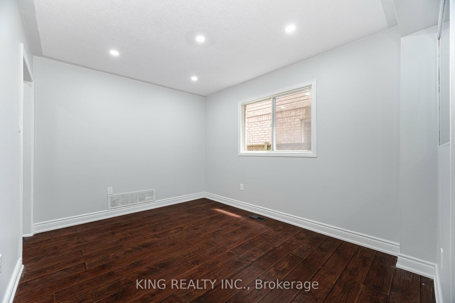 Photo 23 of 6 Langdale Crescent, Brampton, Fletcher's West — HOMEH