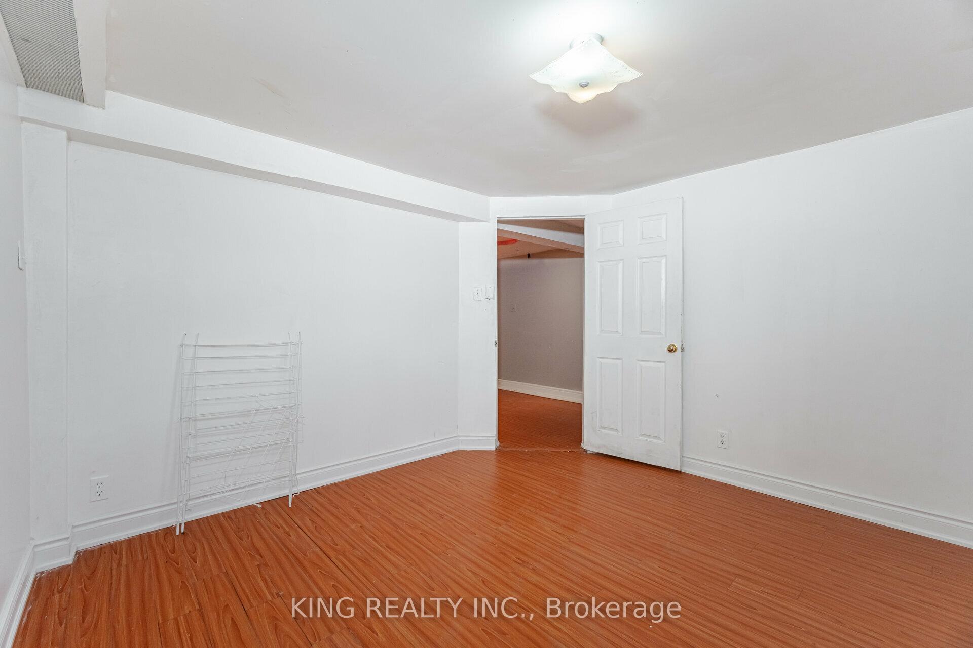 Photo 30 of 6 Langdale Crescent, Brampton, Fletcher's West — HOMEH