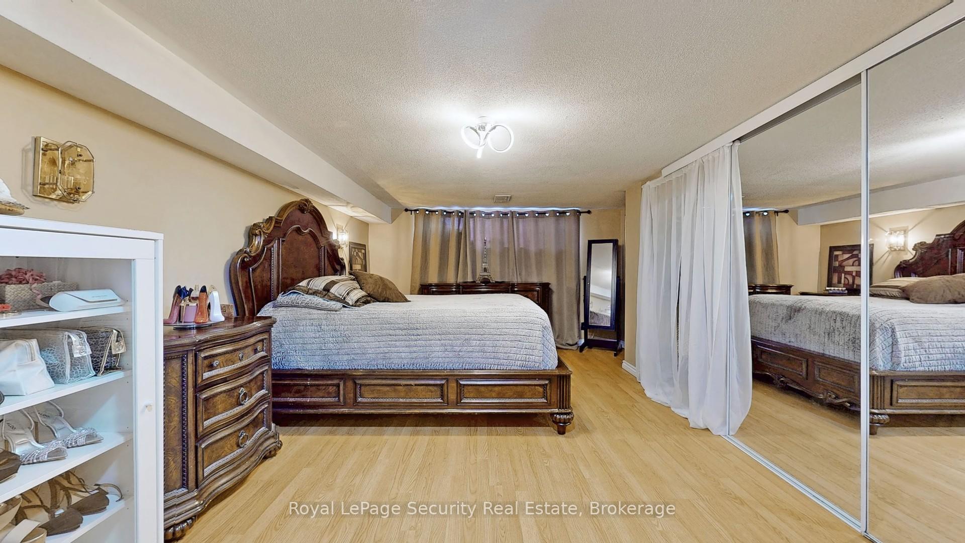 Photo 2 of 23 Garfield Crescent, Brampton, Brampton North — HOMEH