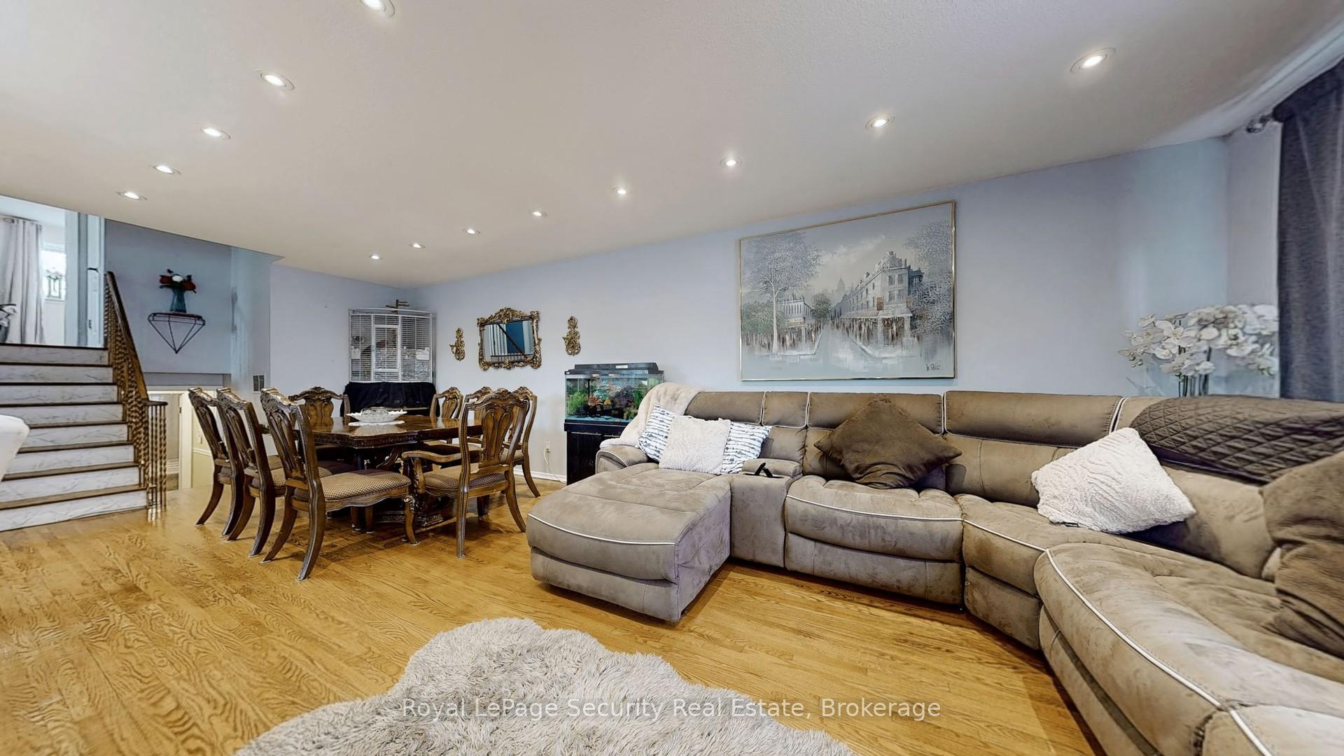 Photo 7 of 23 Garfield Crescent, Brampton, Brampton North — HOMEH