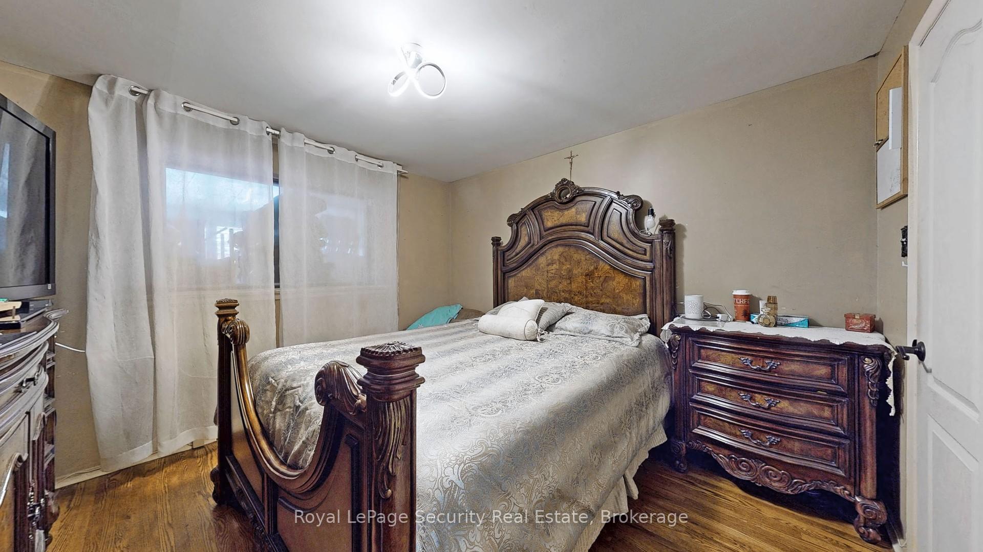 Photo 20 of 23 Garfield Crescent, Brampton, Brampton North — HOMEH