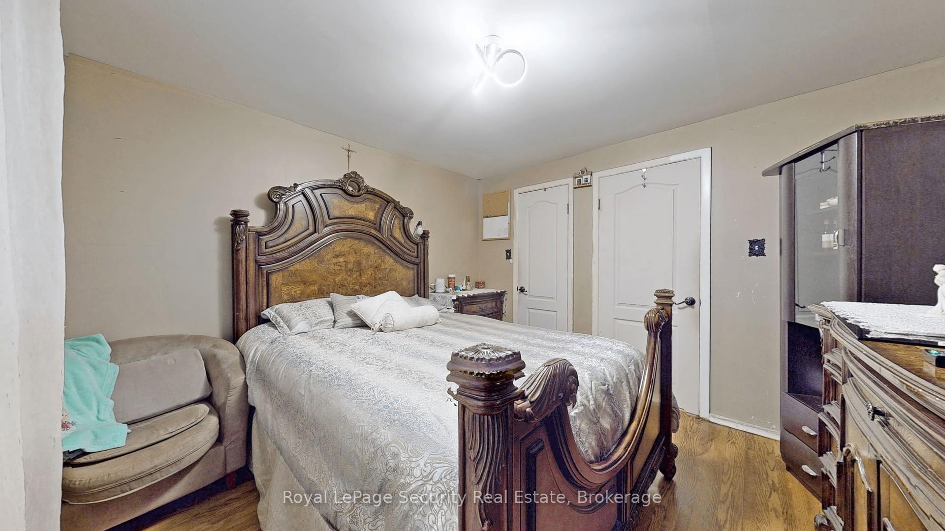 Photo 21 of 23 Garfield Crescent, Brampton, Brampton North — HOMEH