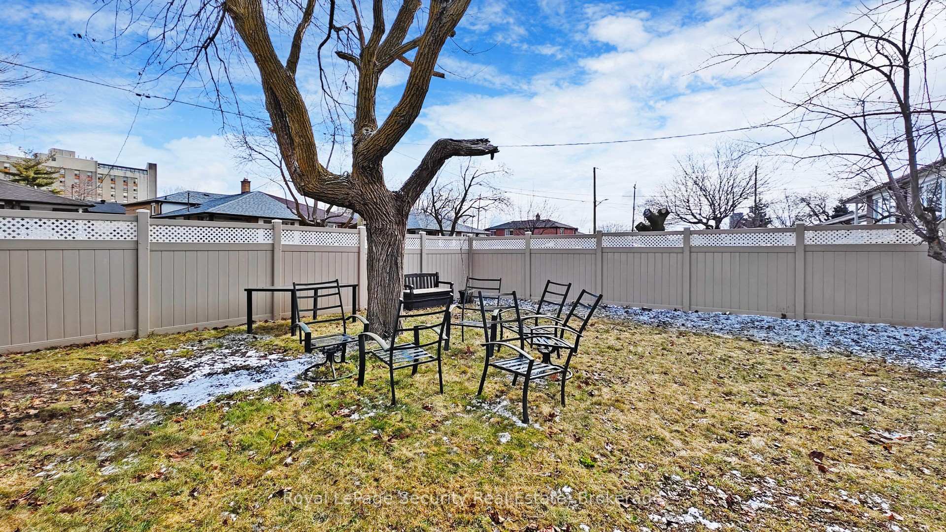 Photo 32 of 23 Garfield Crescent, Brampton, Brampton North — HOMEH