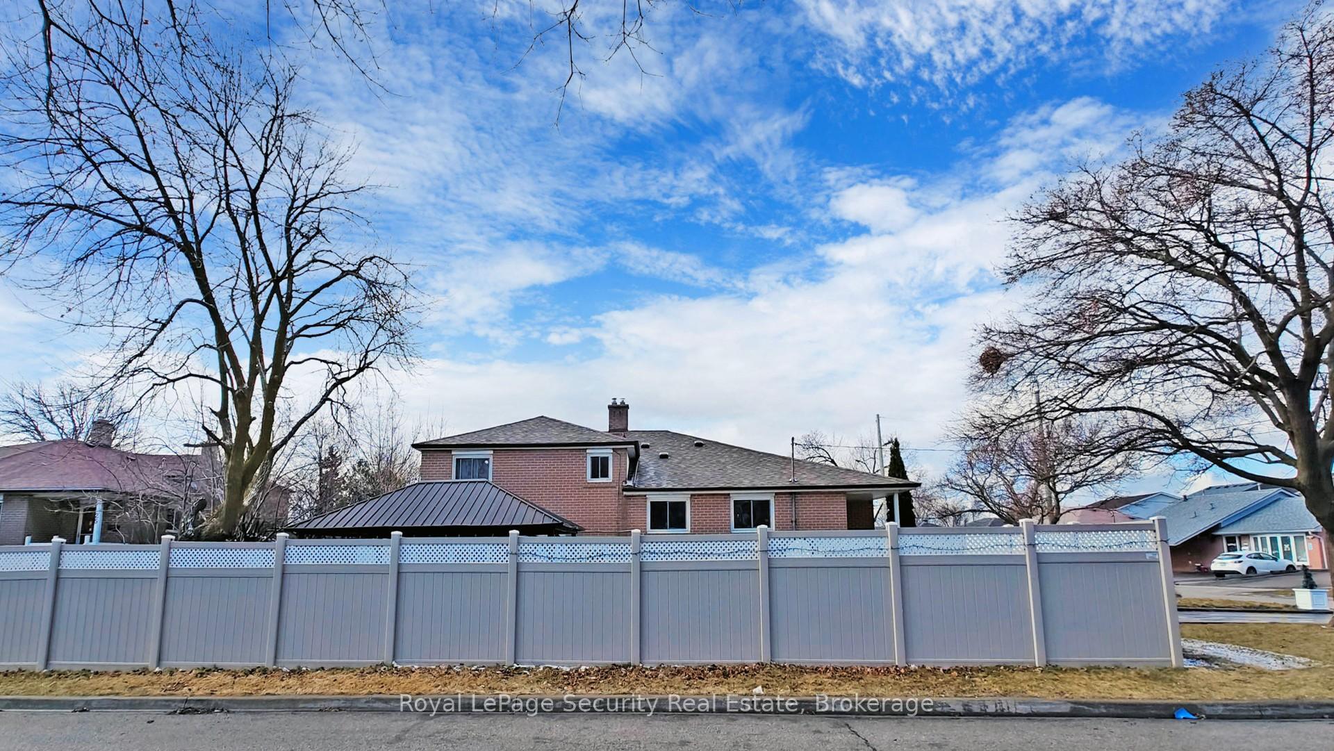 Photo 33 of 23 Garfield Crescent, Brampton, Brampton North — HOMEH