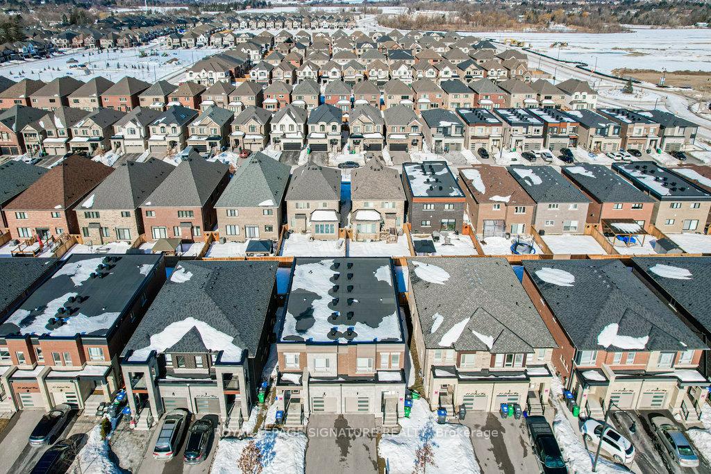 Photo 3 of 25 Lollard Way, Brampton, Bram West — HOMEH