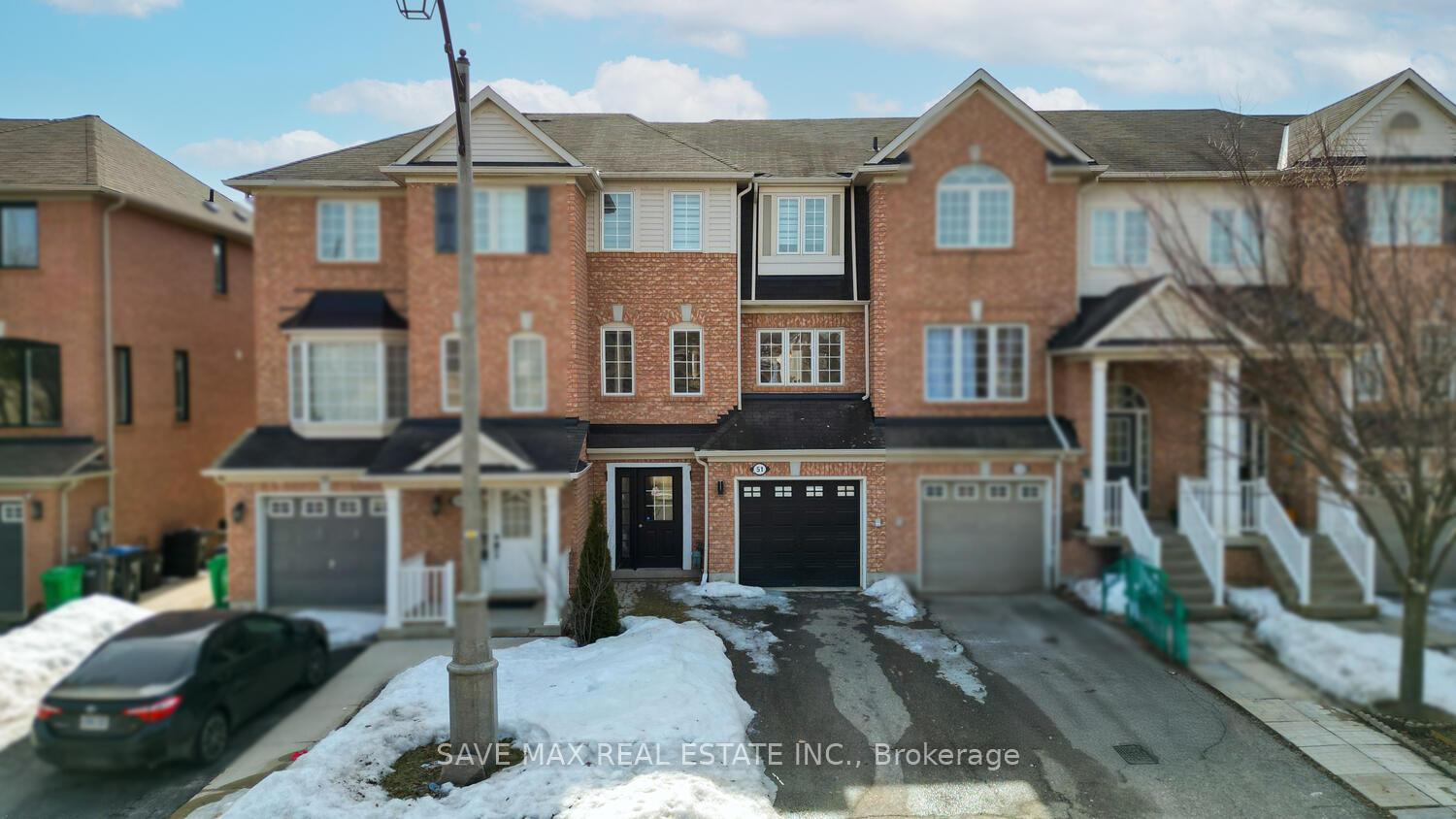 Photo 1 of 51 Decker Hollow Circle, Brampton, Credit Valley — HOMEH