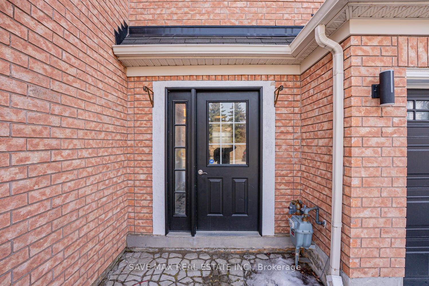 Photo 6 of 51 Decker Hollow Circle, Brampton, Credit Valley — HOMEH