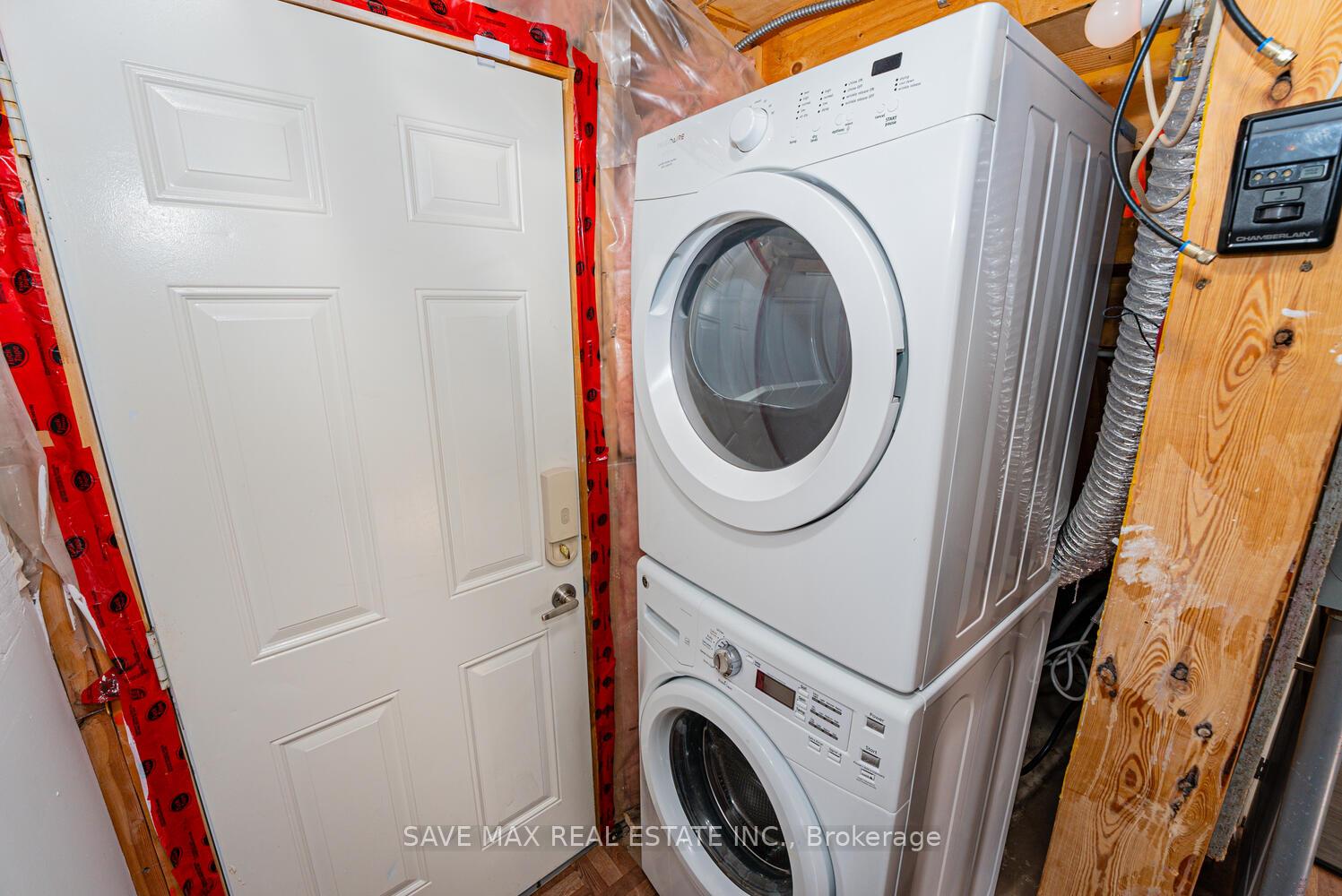 Photo 13 of 51 Decker Hollow Circle, Brampton, Credit Valley — HOMEH