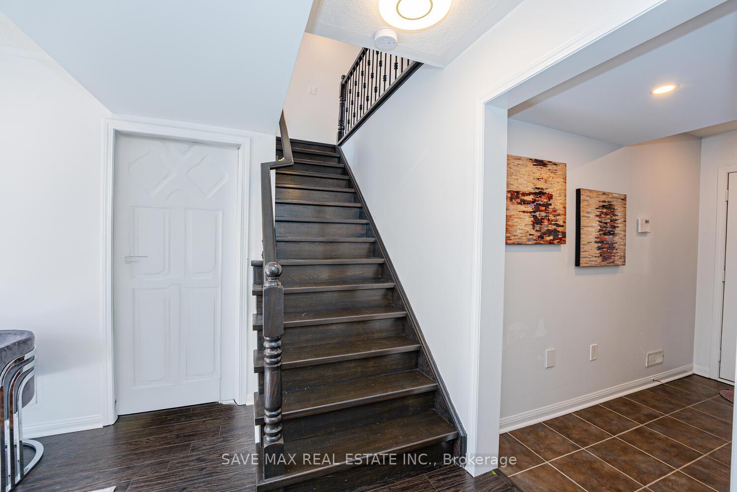 Photo 15 of 51 Decker Hollow Circle, Brampton, Credit Valley — HOMEH