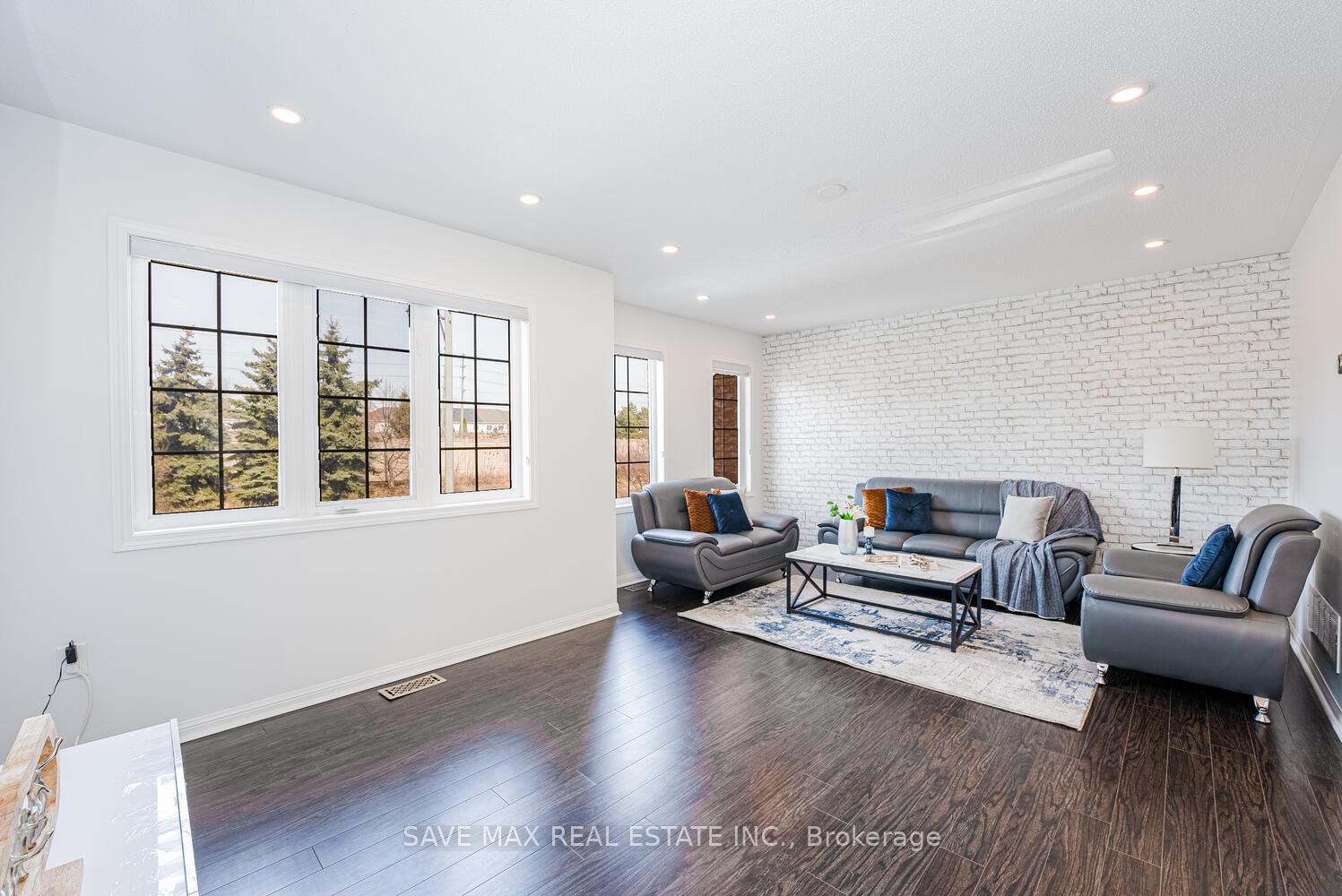 Photo 17 of 51 Decker Hollow Circle, Brampton, Credit Valley — HOMEH