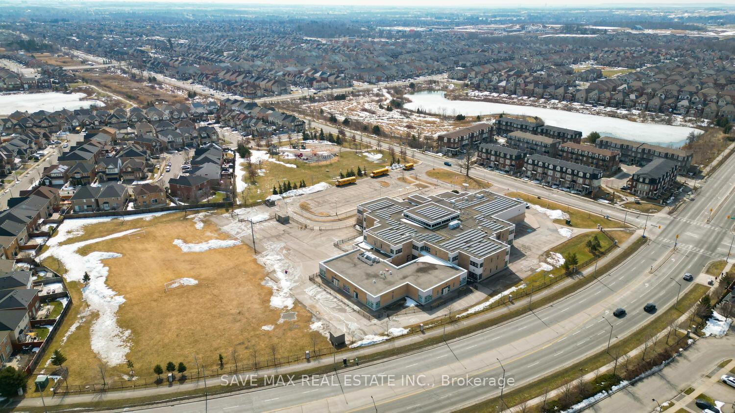 Photo 44 of 51 Decker Hollow Circle, Brampton, Credit Valley — HOMEH