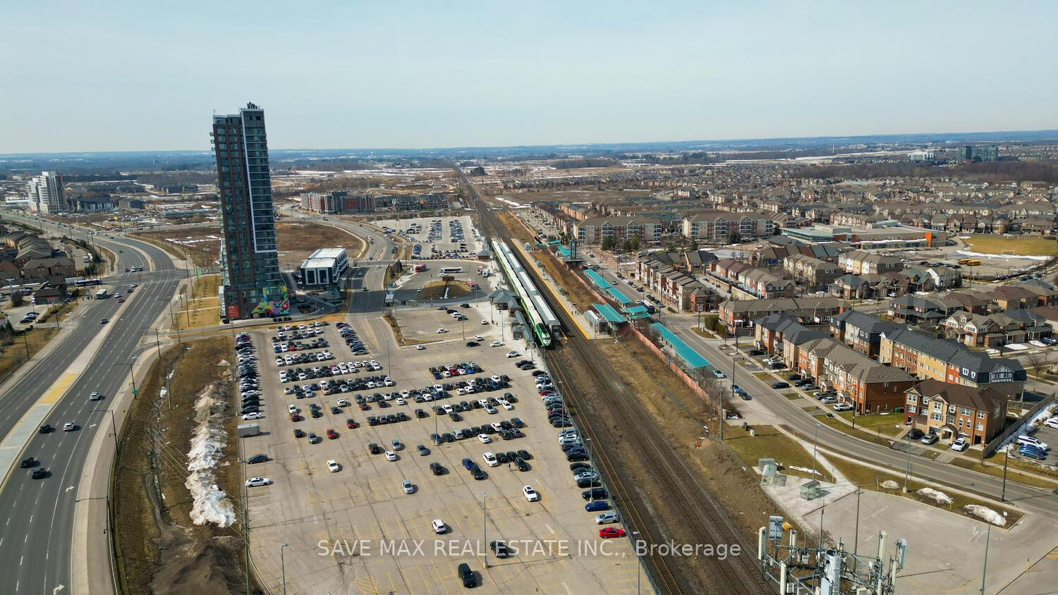 Photo 49 of 51 Decker Hollow Circle, Brampton, Credit Valley — HOMEH