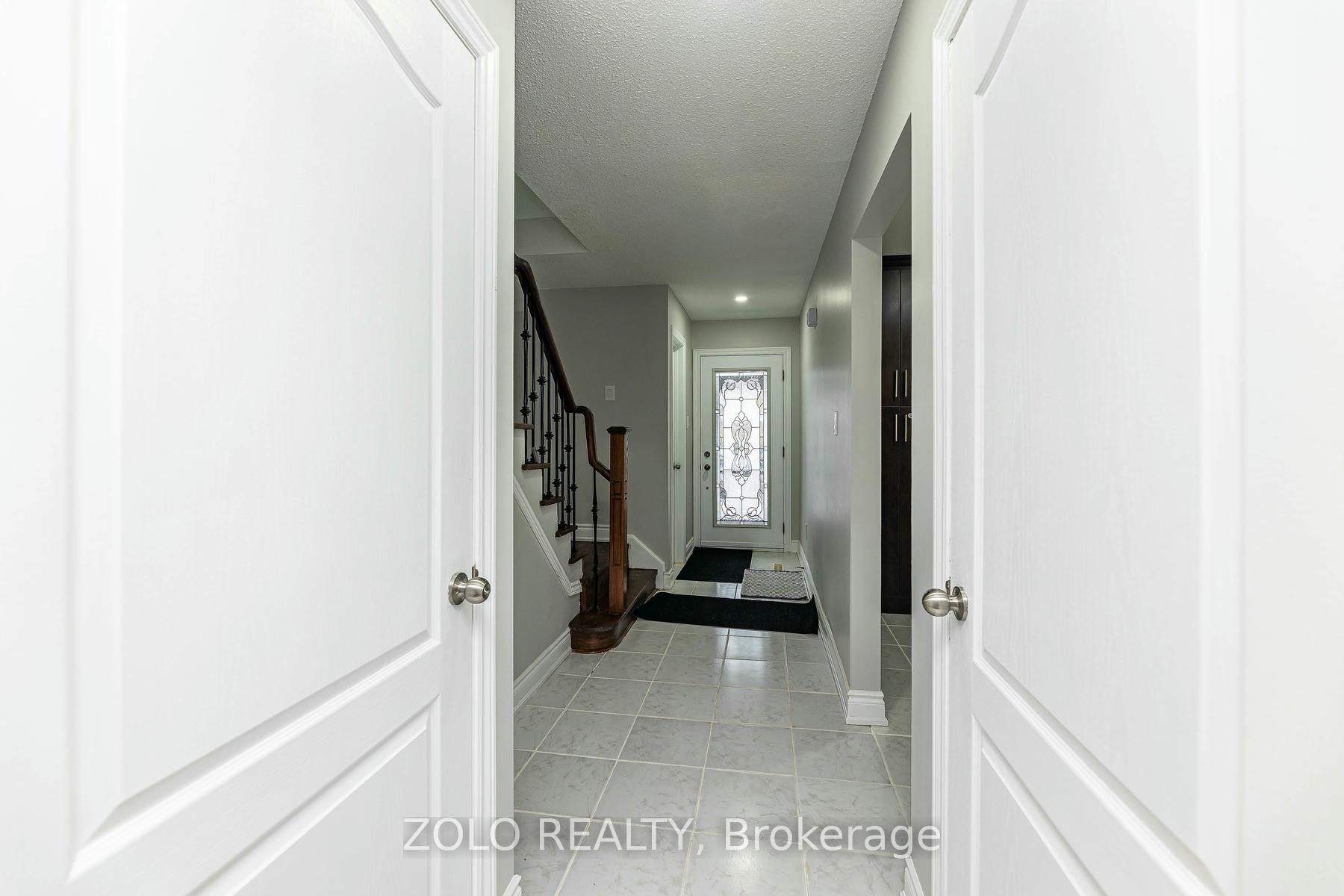 Photo 8 of 51 Newbridge Crescent, Brampton, Westgate — HOMEH