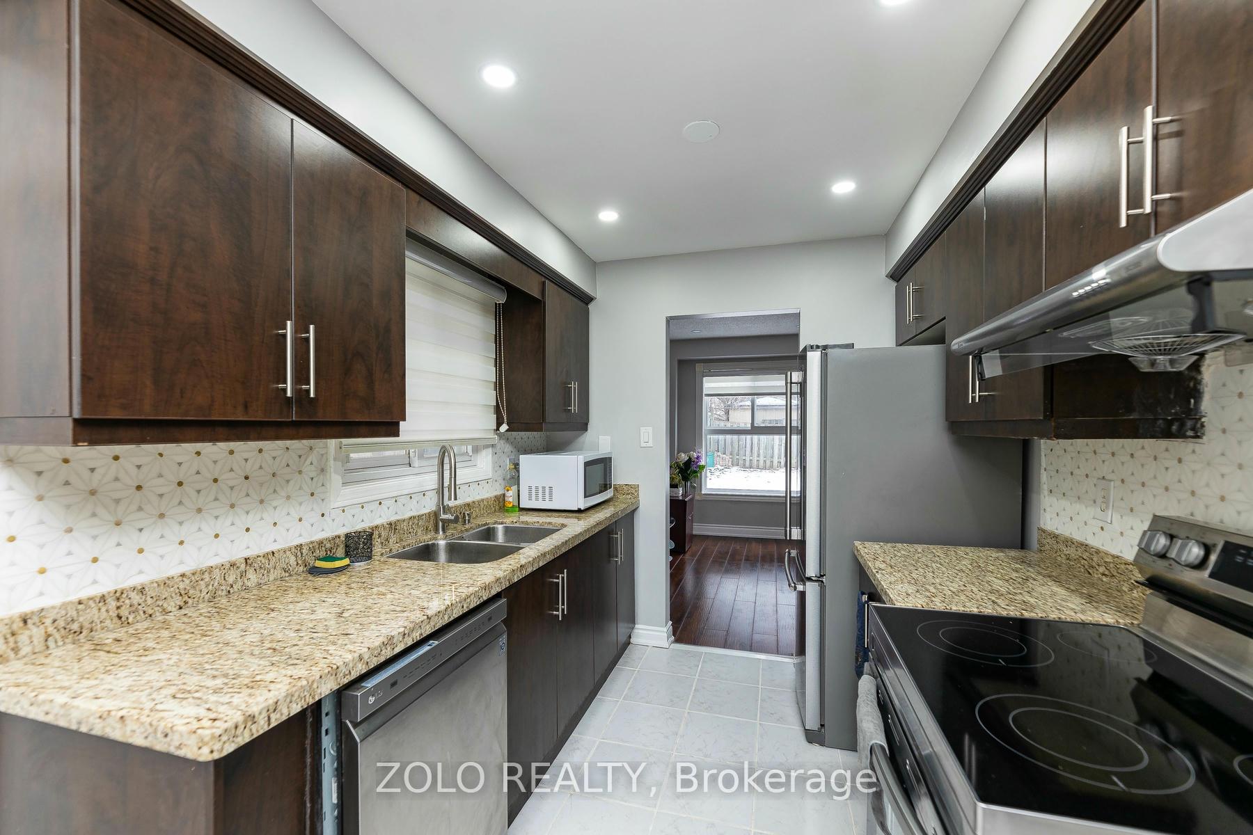 Photo 13 of 51 Newbridge Crescent, Brampton, Westgate — HOMEH