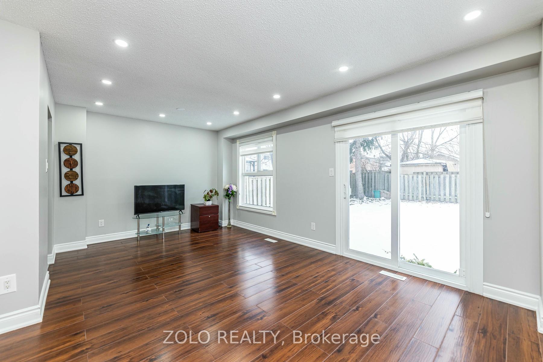 Photo 22 of 51 Newbridge Crescent, Brampton, Westgate — HOMEH