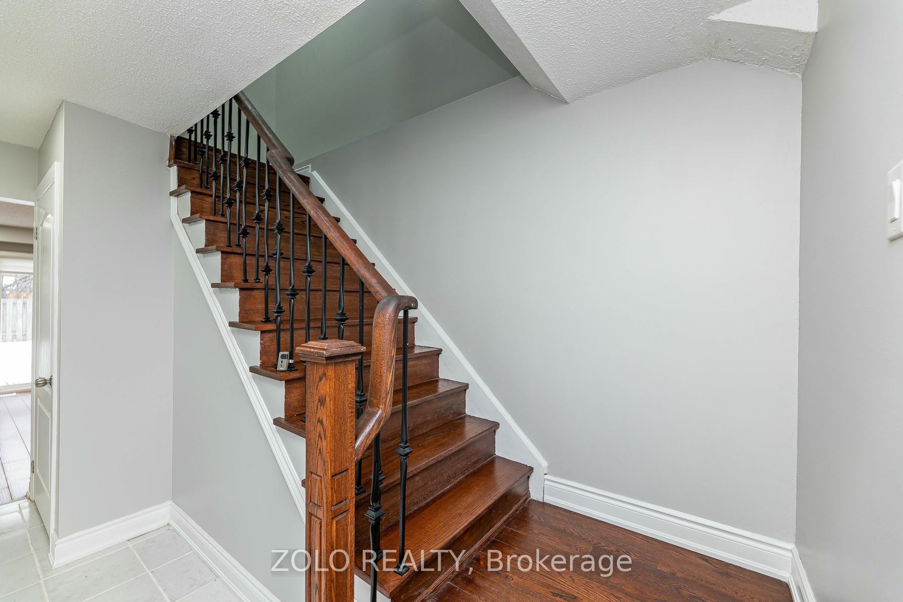 Photo 23 of 51 Newbridge Crescent, Brampton, Westgate — HOMEH
