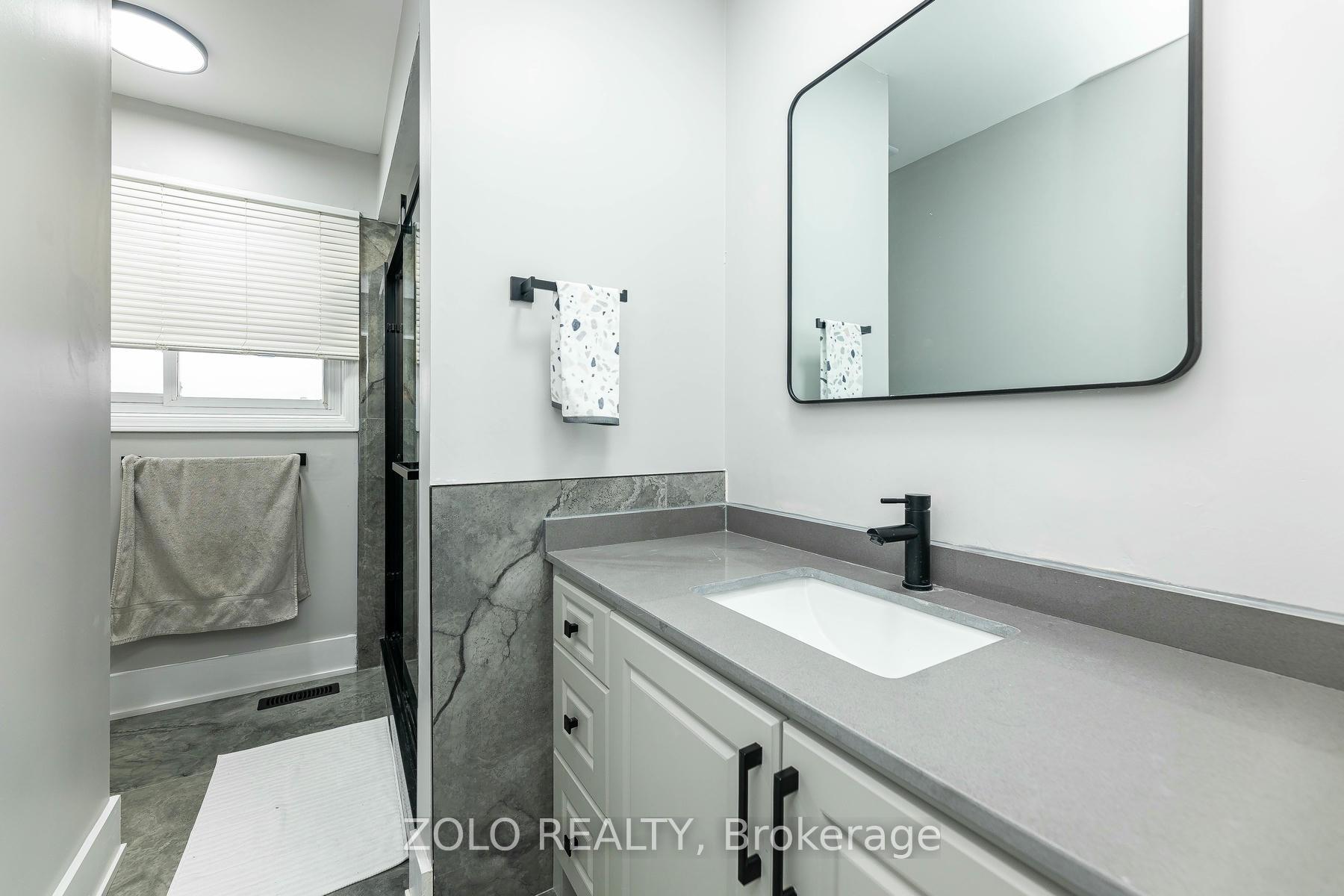 Photo 25 of 51 Newbridge Crescent, Brampton, Westgate — HOMEH
