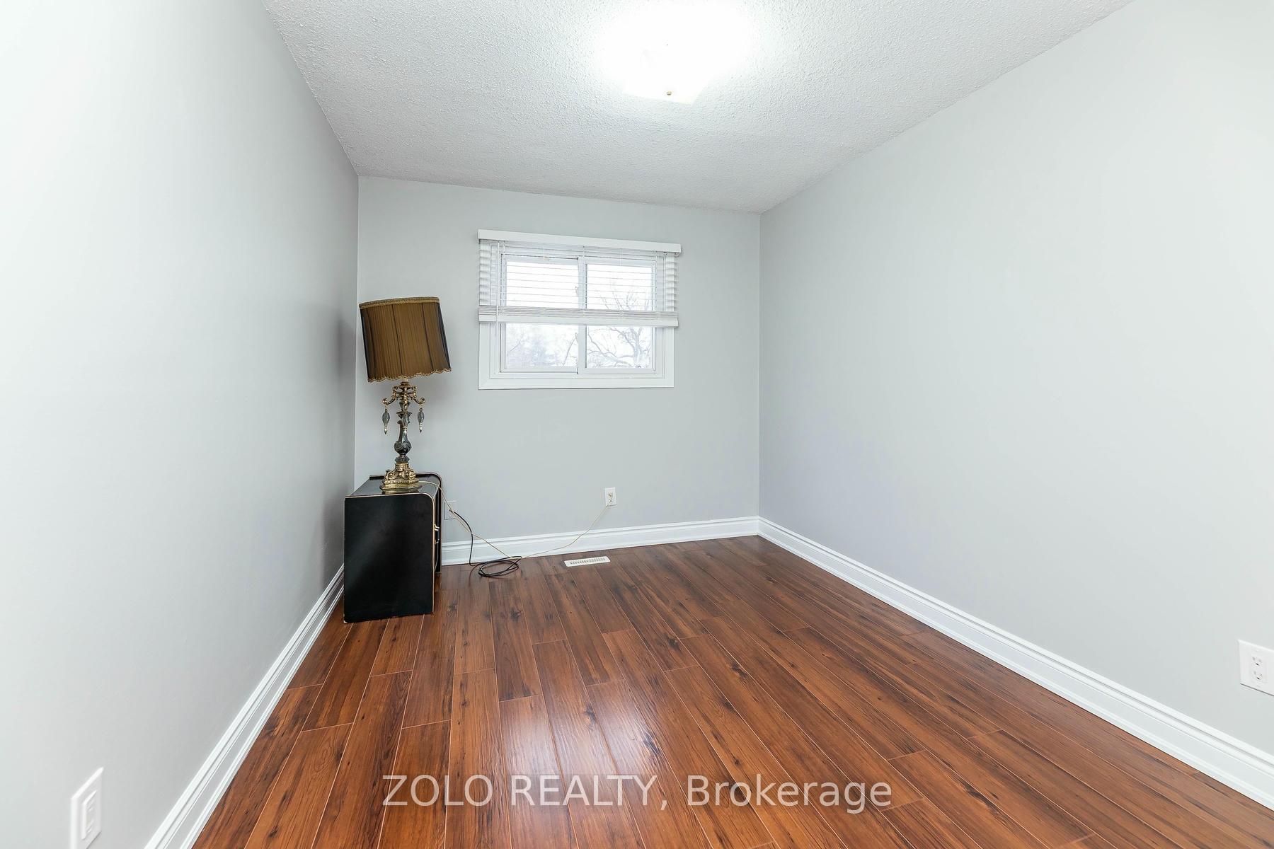Photo 32 of 51 Newbridge Crescent, Brampton, Westgate — HOMEH